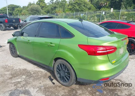 2018 Ford Focus Se z USA, uszkodzony, nr VIN 1FADP3F23JL258509